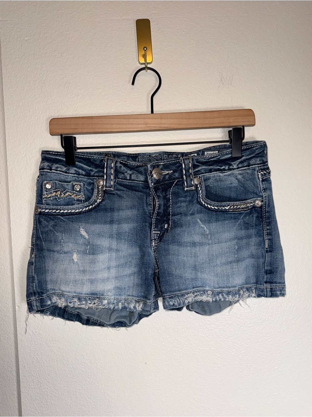 MISS ME Embroidered and distressed indie sleeze white stich denim shorts 29